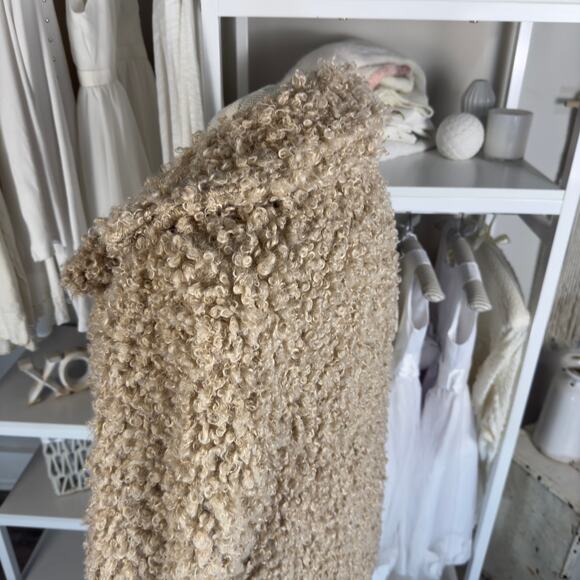 For the Republic faux fur Teddy coat, women’s size Large.  SI-017 - Picture 4 of 12